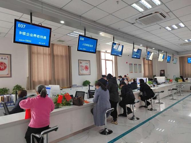 华仁医保卡过期怎样换？亲历者教你3步搞定，避免白跑一趟